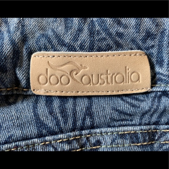 doo AUSTRALIA DISTRESSED DENIM SHORTS SIZE 28 - Picture 4 of 7